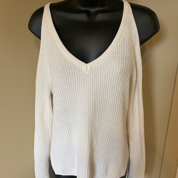 Garage Tops - ⭐️Host pick⭐️ Garage - White top